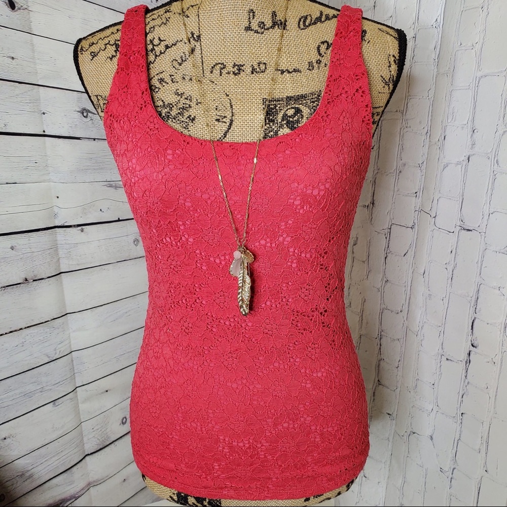 🌟👗HOST PICK!!👗🌟White House Black Market pink lace tank top